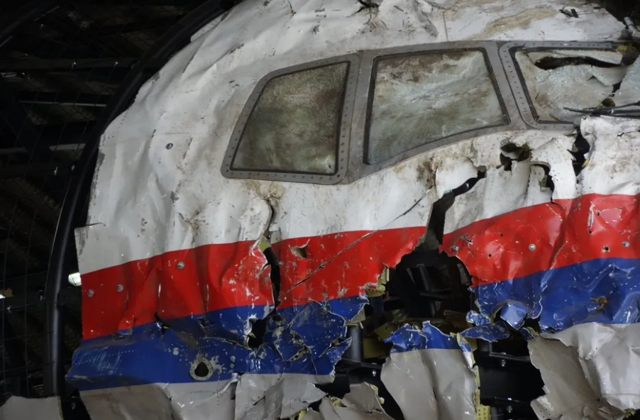 В Гааге показали осколки ракет, которые выпустили на Донбассе из &#8220;Бука&#8221; по Boeing 777