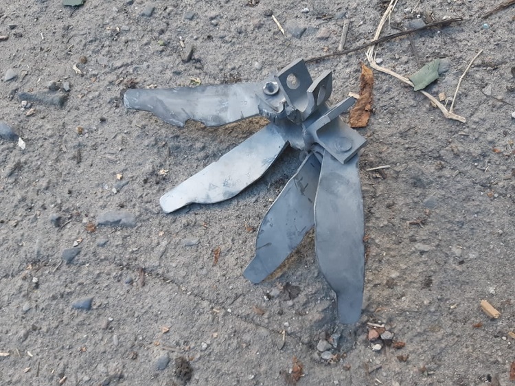 В Красногоровке под обстрел боевиков попал жилой дом. Разрушена квартира, есть пострадавший