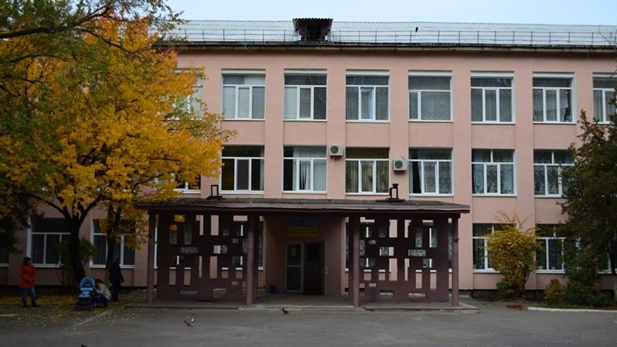 Еще семь школ в Луганске отправили на дистанционное обучение из-за коронавируса