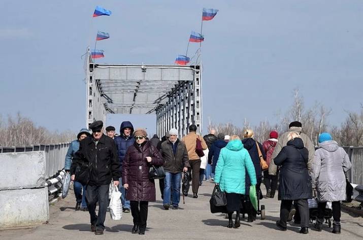На пункте пропуска “ЛНР” в Станице Луганской написали безграмотное объявление
