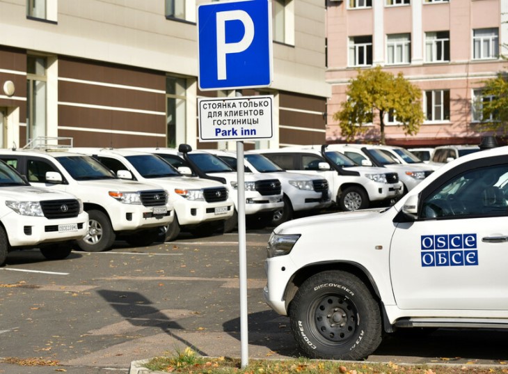 ОБСЕ может приостановить миссию на Донбассе после того, как их офис пикетировали в Донецке