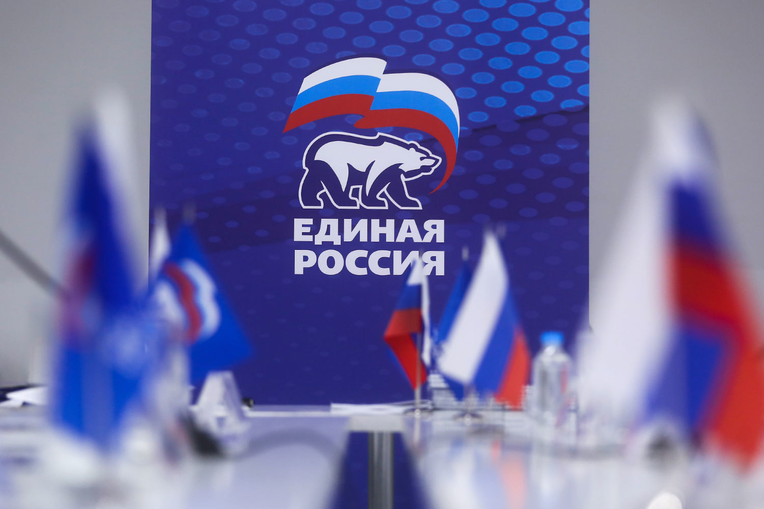 “Единая Россия” хочет включить в свои ряды боевиков “ЛДНР”