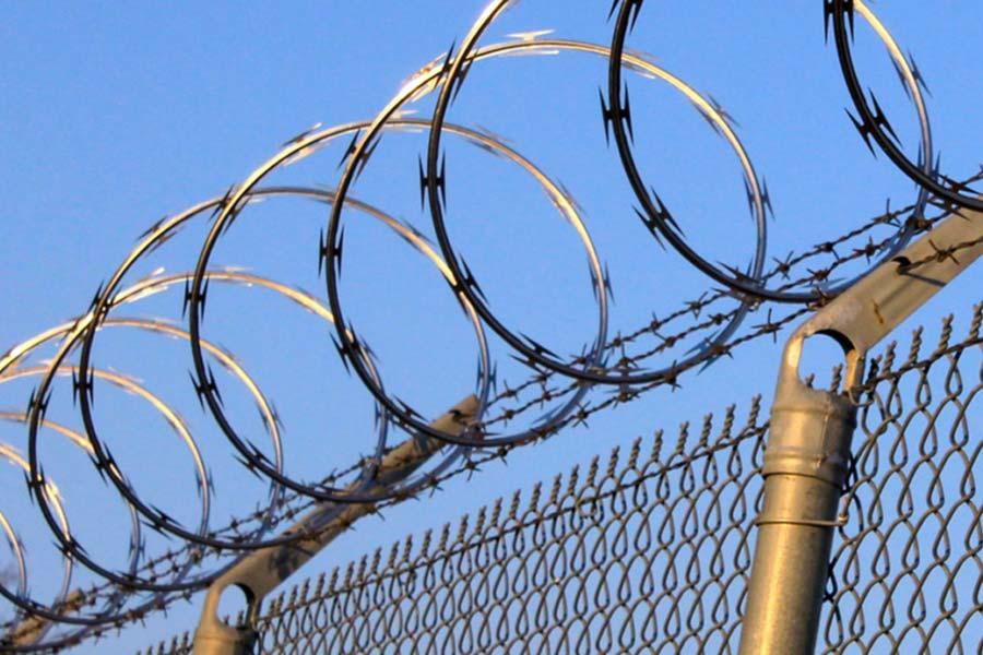 В застенках “ЛДНР” незаконно удерживают 30 женщин, — омбудсмен Денисова