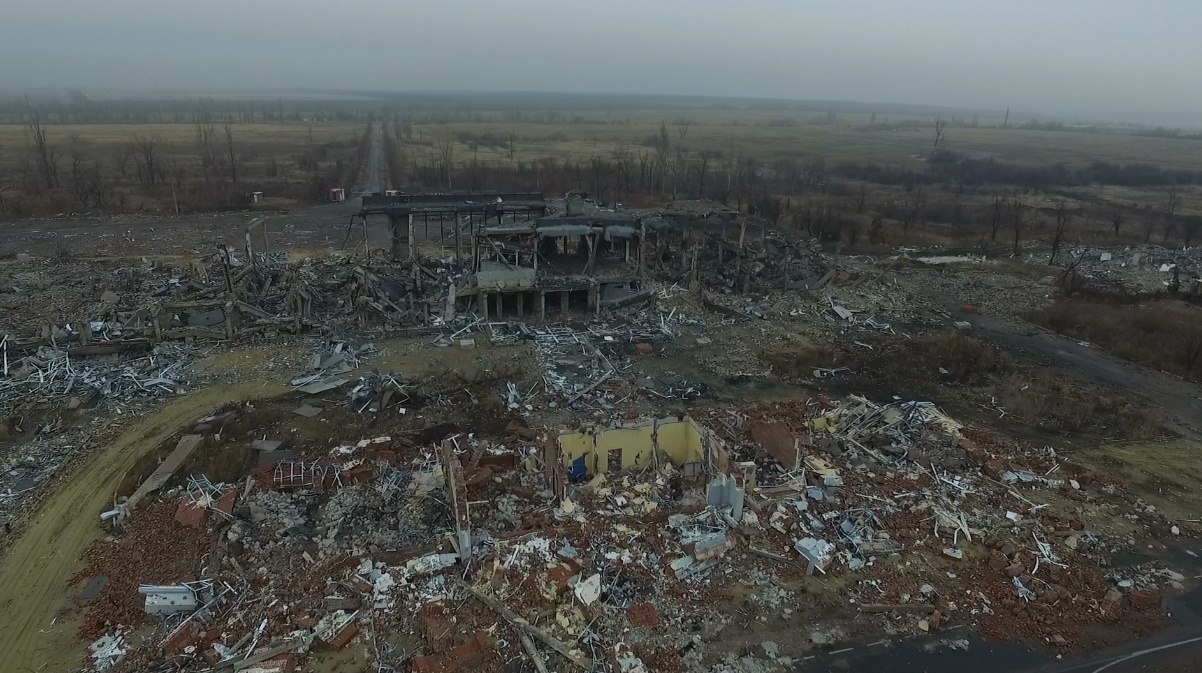 В Луганске хотят отстроить аэропорт