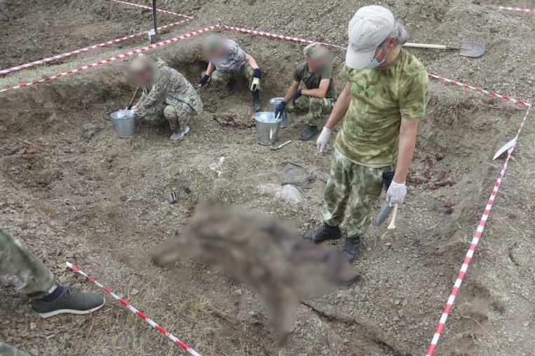 В РФ утверждают, что нашли под Луганском массовое захоронение 2014 года. Всего в ОРДЛО таких захоронений пять