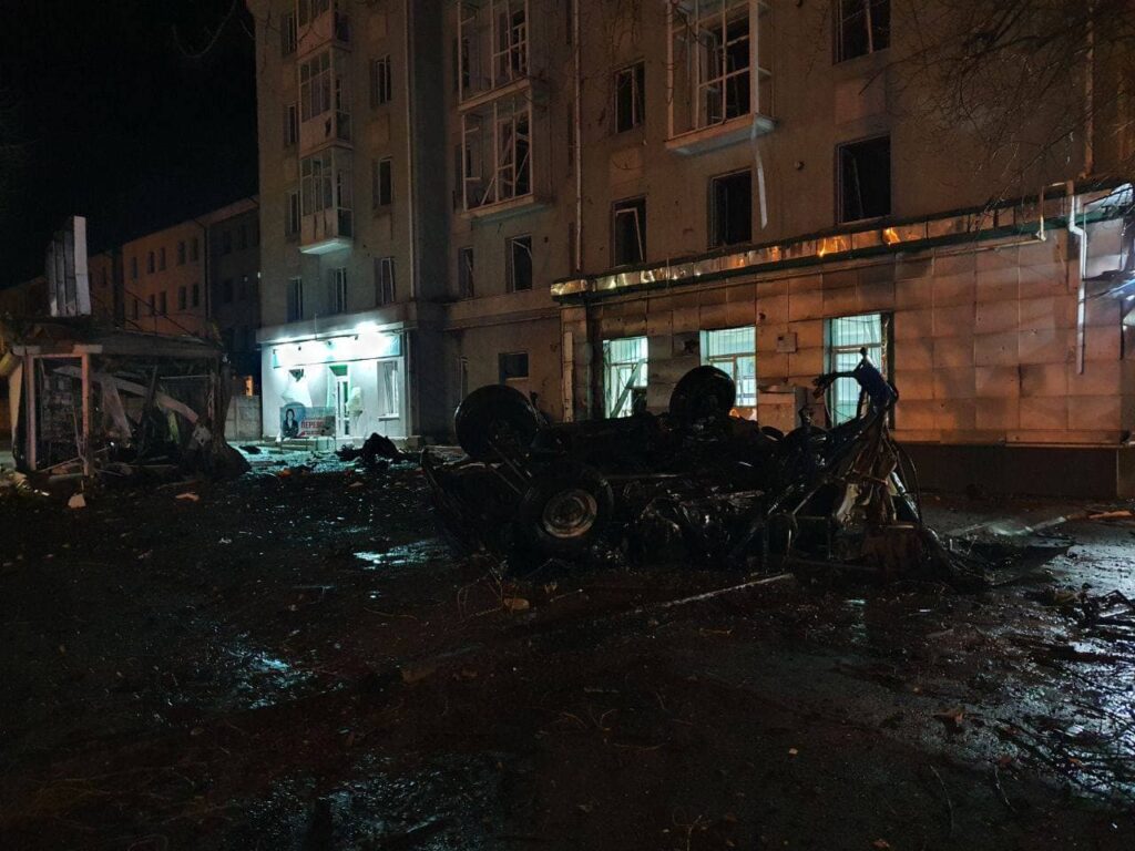 В Луганске прогремел взрыв. В “ЛНР” заявили о покушении на руководителя в “представительстве СЦКК”