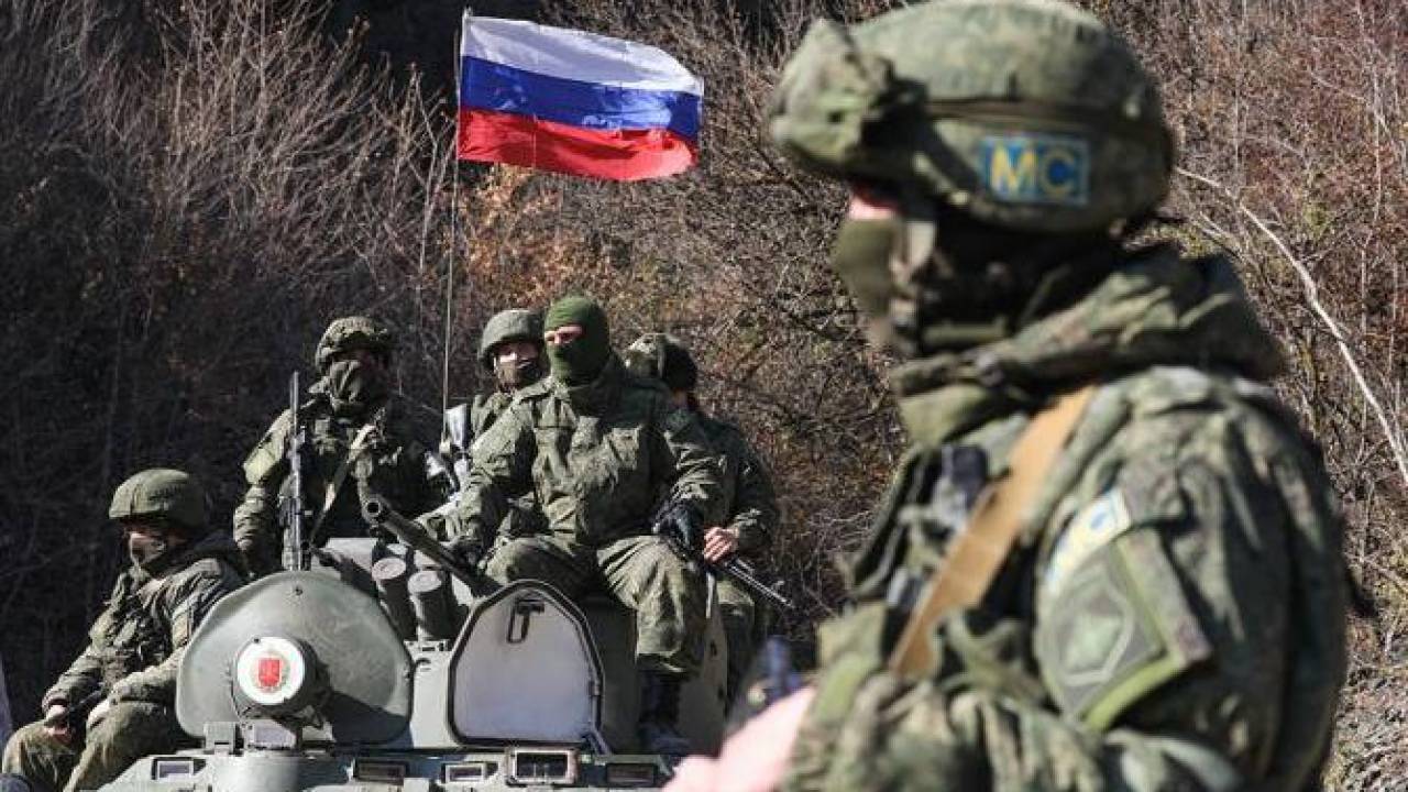На сотой единице сбились со счета. Жители Донецка сообщили о колонне техники