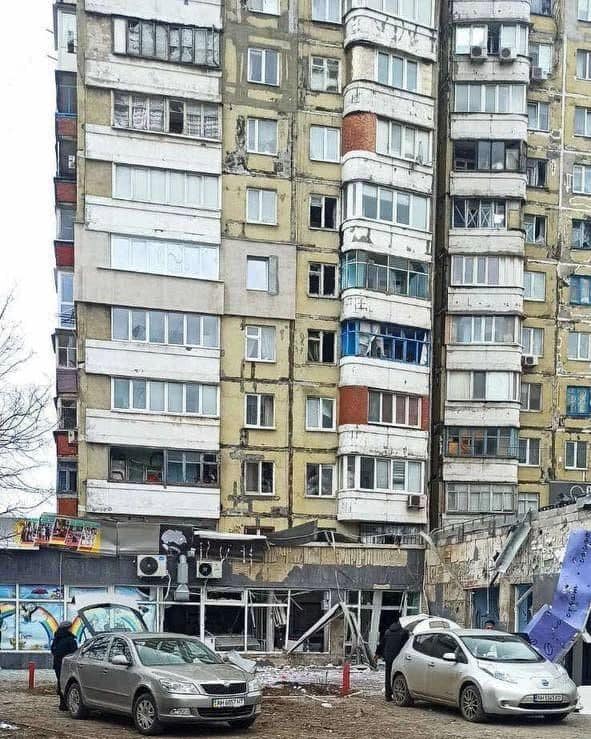 Без воды, тепла и света. Что происходит в прифронтовом Мариуполе