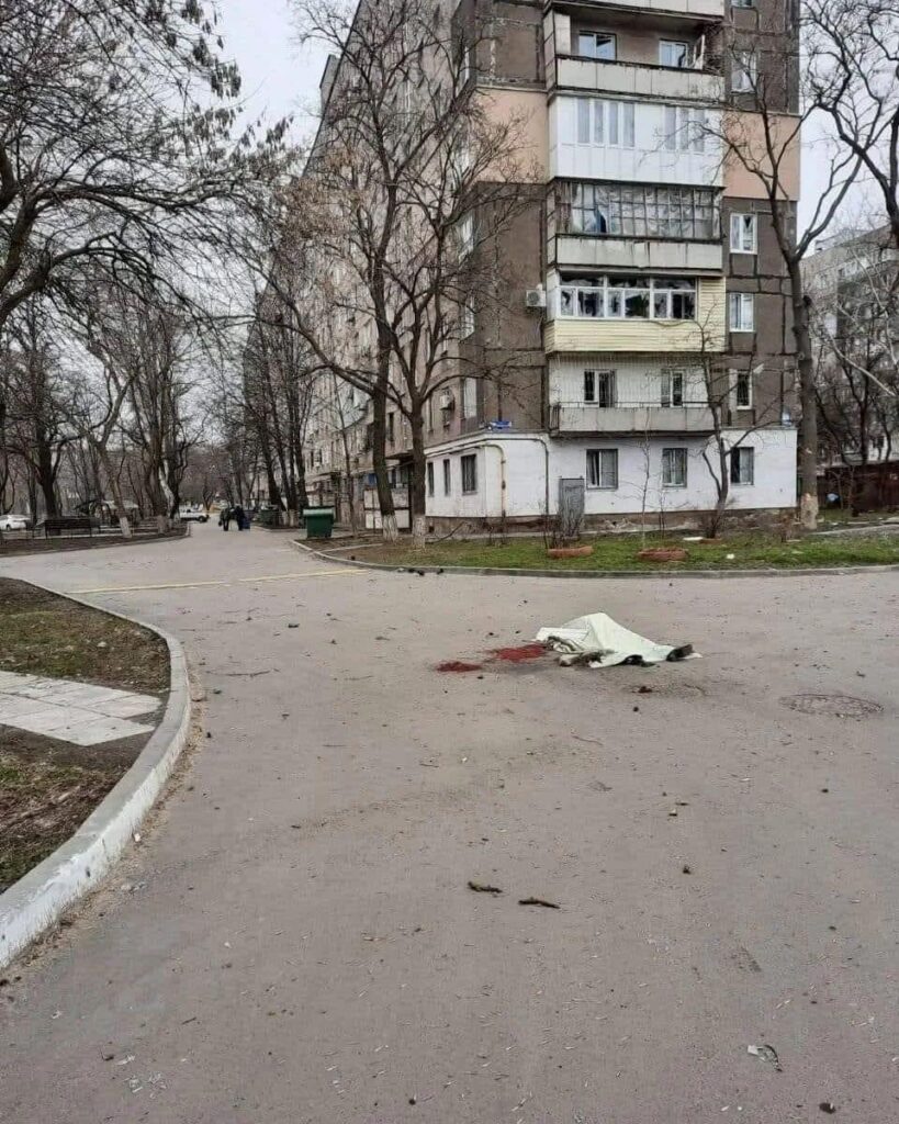Без воды, тепла и света. Что происходит в прифронтовом Мариуполе