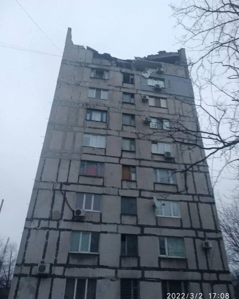 Без воды, тепла и света. Что происходит в прифронтовом Мариуполе