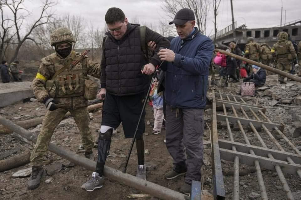 День одиннадцатый. Людей пытаются эвакуировать из разрушенных обстрелами Мариуполя и Ирпеня