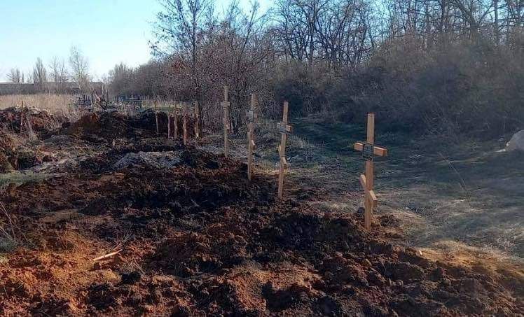 В городах переполнены морги. Глава Луганской ОГА рассказал о новых кладбищах в Северодонецке и Лисичанске