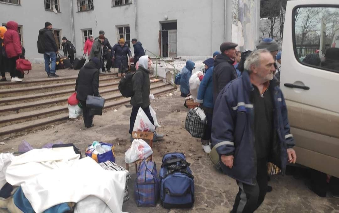 Жителей Луганщины просят срочно покинуть область