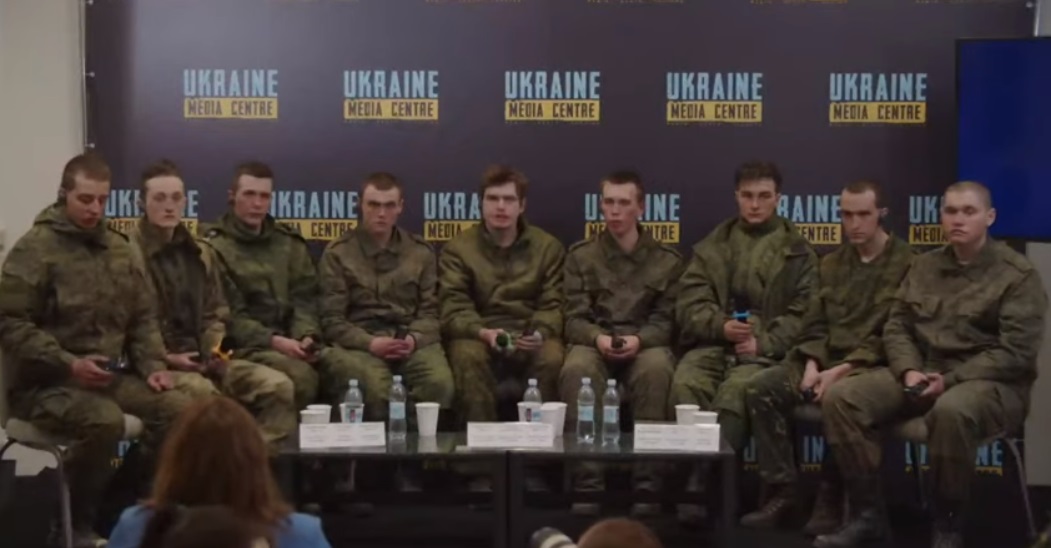 Под Донецком сдались в плен мобилизованные студенты, которых послали воевать в советском обмундировании