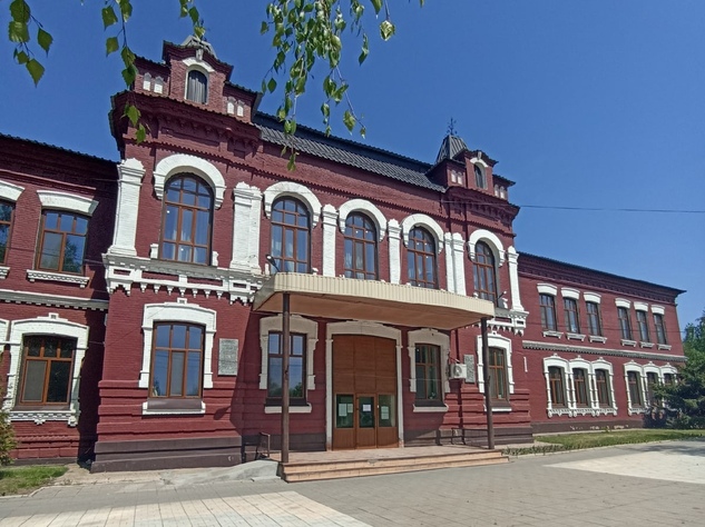 Здание ЛНУ имени Тараса Шевченко в Старобельске захватили, а студентам хотя выдавать дипломы “ЛНР”