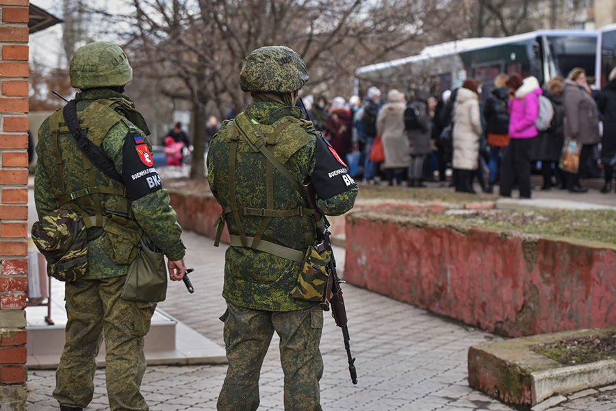 Мобилизованным из Луганска угрожают тюрьмой, если они не пойдут воевать против Украины, — разведка