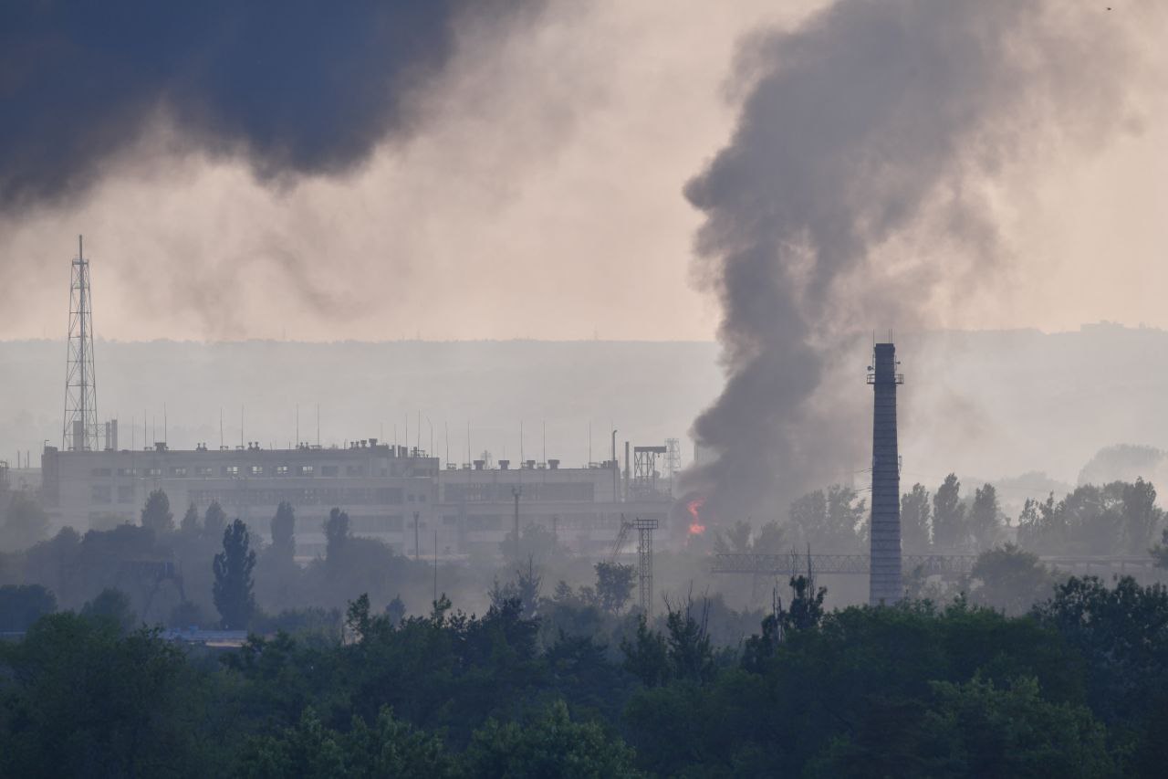 Украинские военные контролируют промзону Северодонецка и осуществляют вылазки в центр, — мэр города