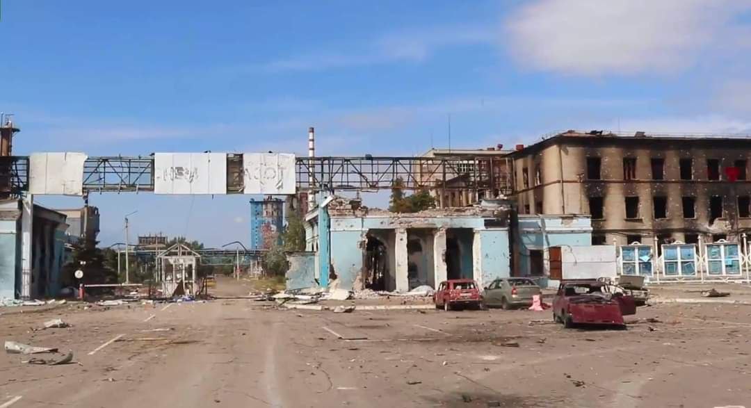 В Лисичанске ракета оккупантов попала в толпу людей, которые набирали воду
