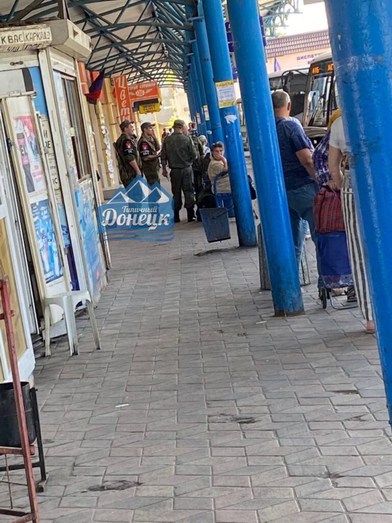 В Донецке показали, как идет “охота” на мужчин