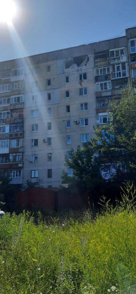 По Лисичанску нанесли несколько авиаударов. Пострадал нефтеперерабатывающий завод, – Гайдай
