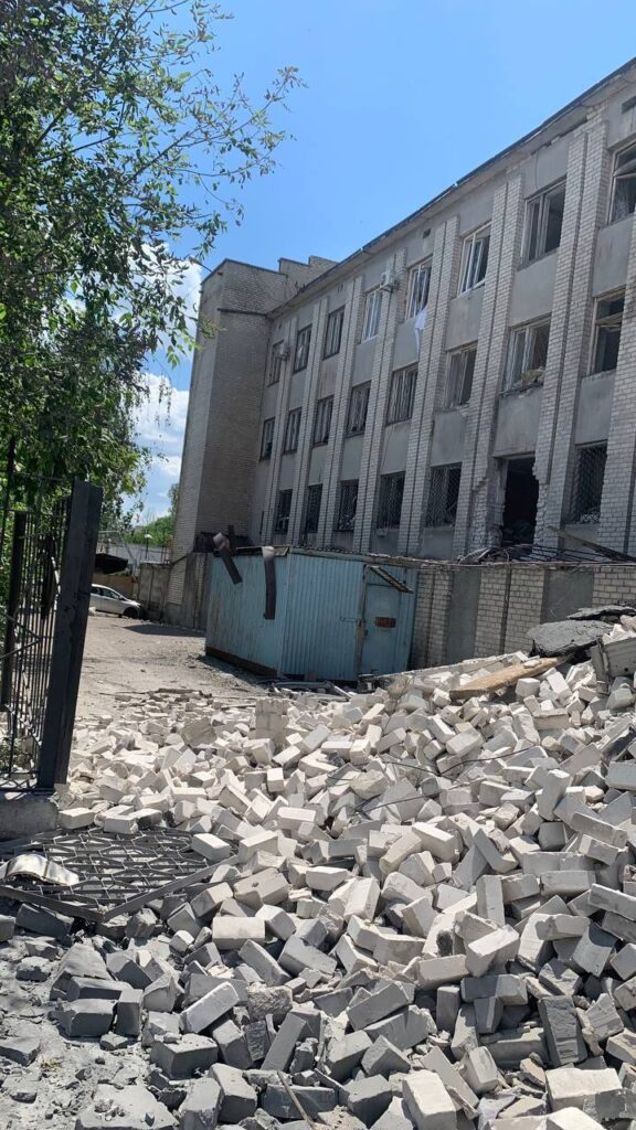 По Лисичанску нанесли несколько авиаударов. Пострадал нефтеперерабатывающий завод, – Гайдай