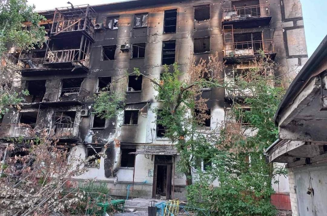 В попытках выйти на админграницу Луганской области, российские военные уничтожают села, — Гайдай