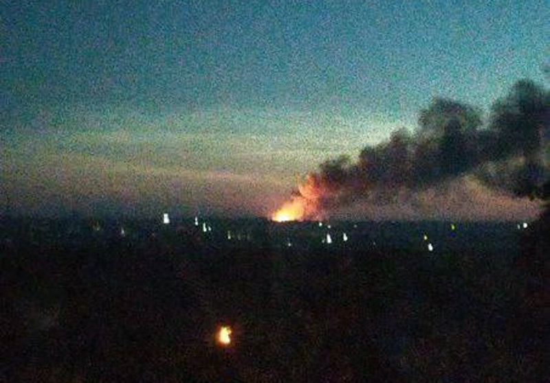В Кадевке всю ночь и все утро горел склад с боеприпасами