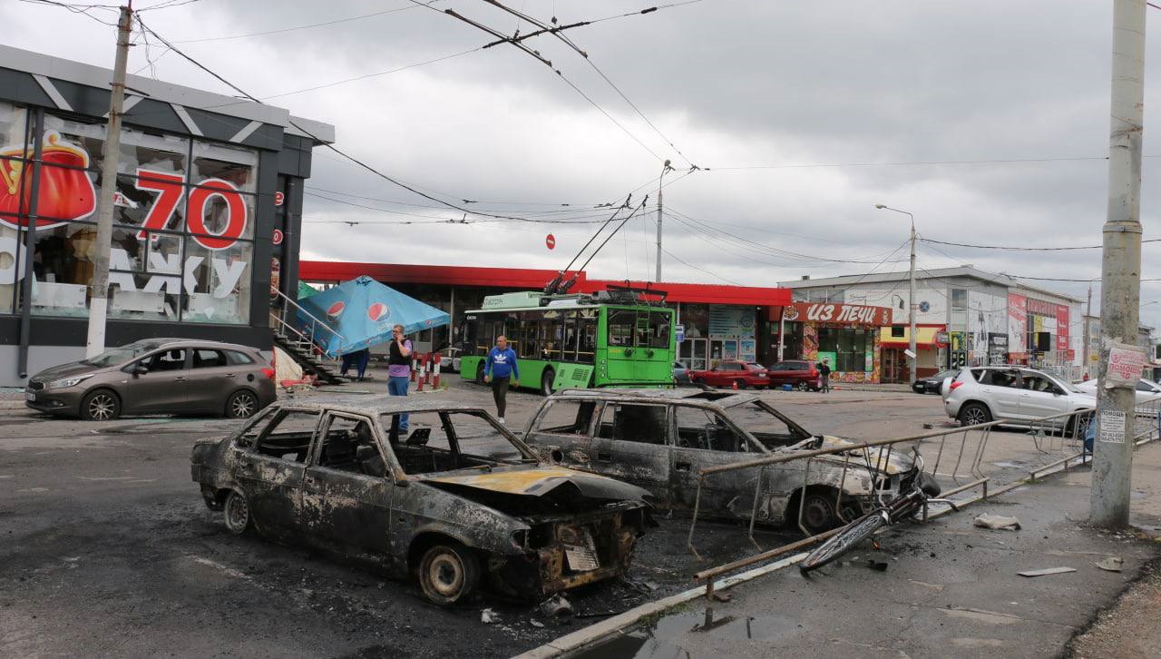 Росіяни обстріляли з “Ураганів” Харків. Кількість жертв зростає