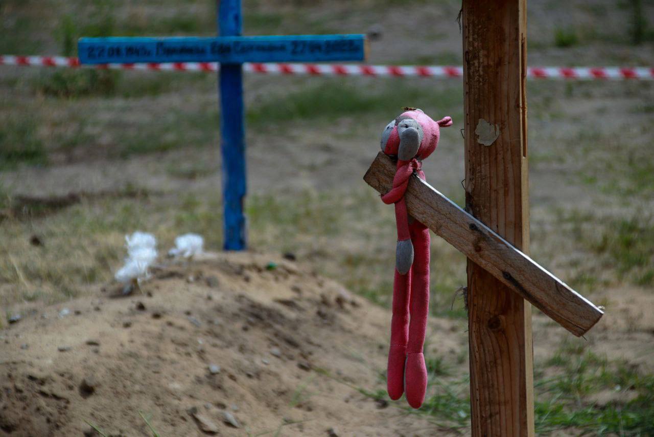 У Рубіжному зі стихійних могил перепоховали загиблих