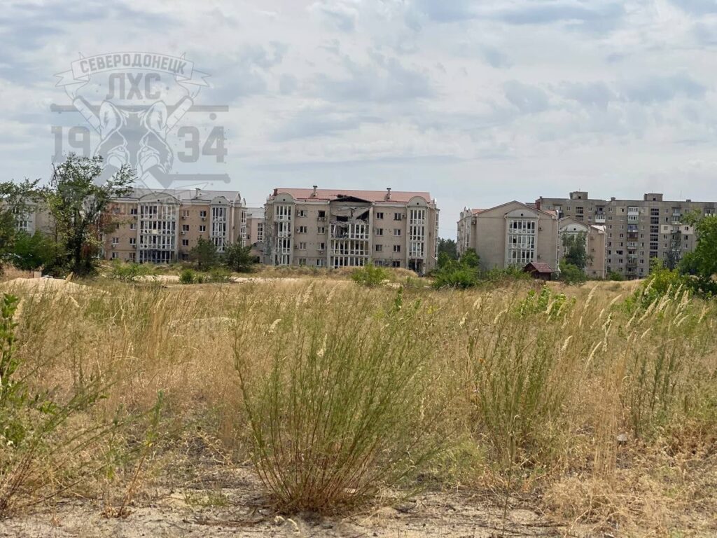 В Северодонецке собирают личные данные местных жителей. Опубликованы фотографии разрушений