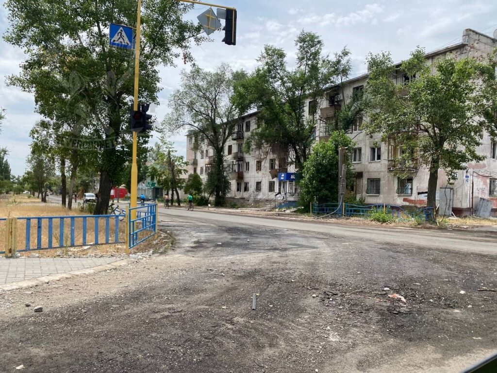 В Северодонецке собирают личные данные местных жителей. Опубликованы фотографии разрушений