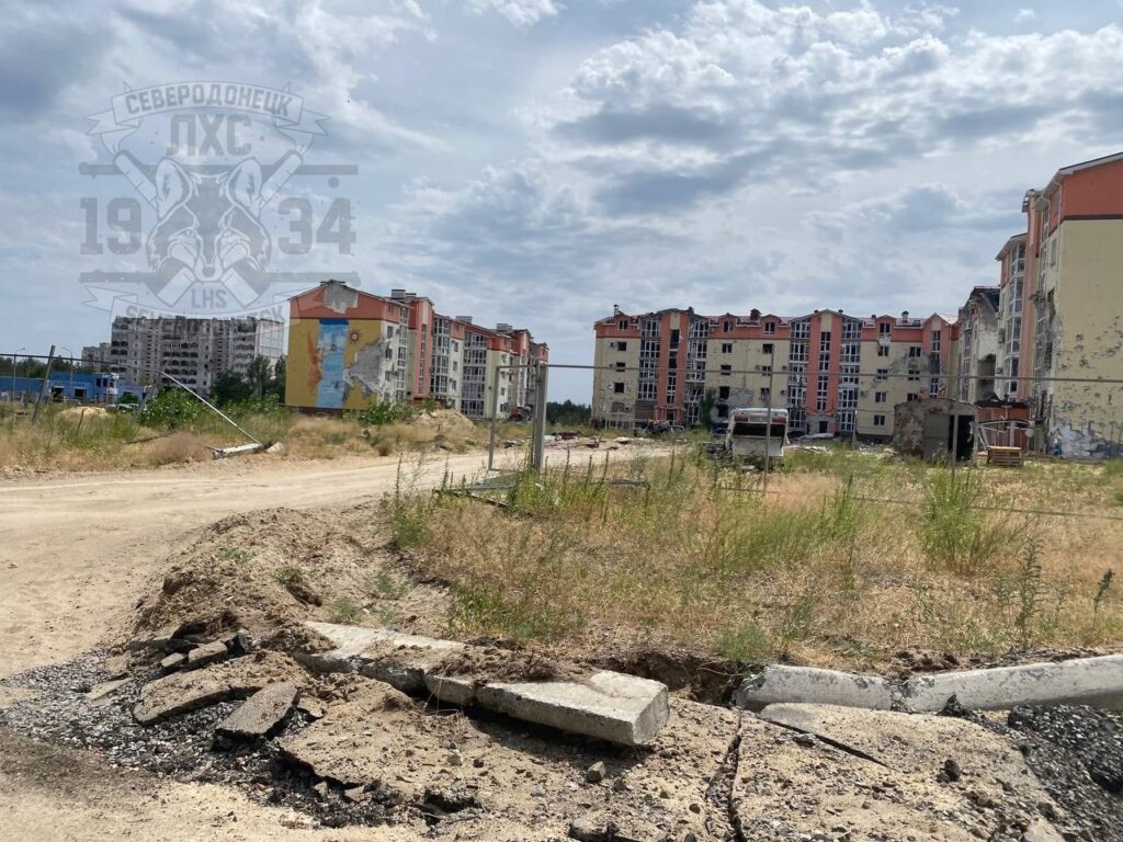 В Северодонецке собирают личные данные местных жителей. Опубликованы фотографии разрушений