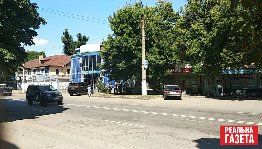 Луганск: Пациент скорее мертв, чем жив