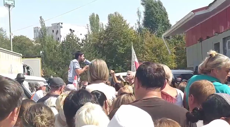 В Маріуполі стався “голодний бунт” через брак гуманітарки