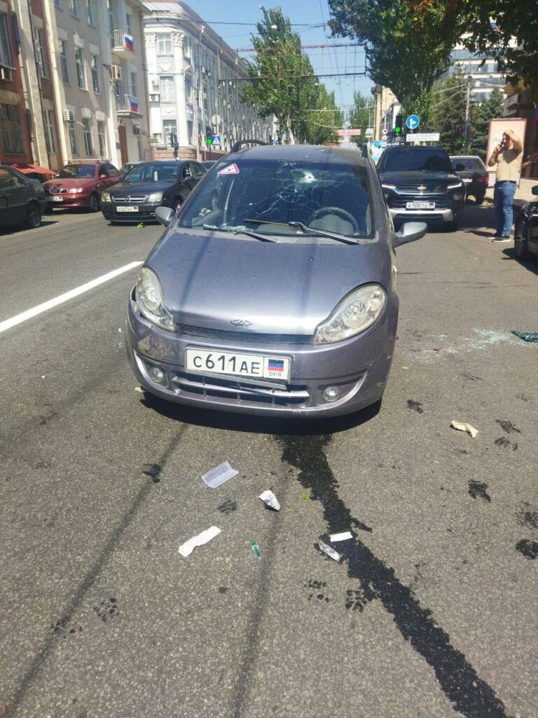 У центрі Донецька вибухи. Повідомляють про пряме влучання в “адміністрацію” Деніса Пушиліна