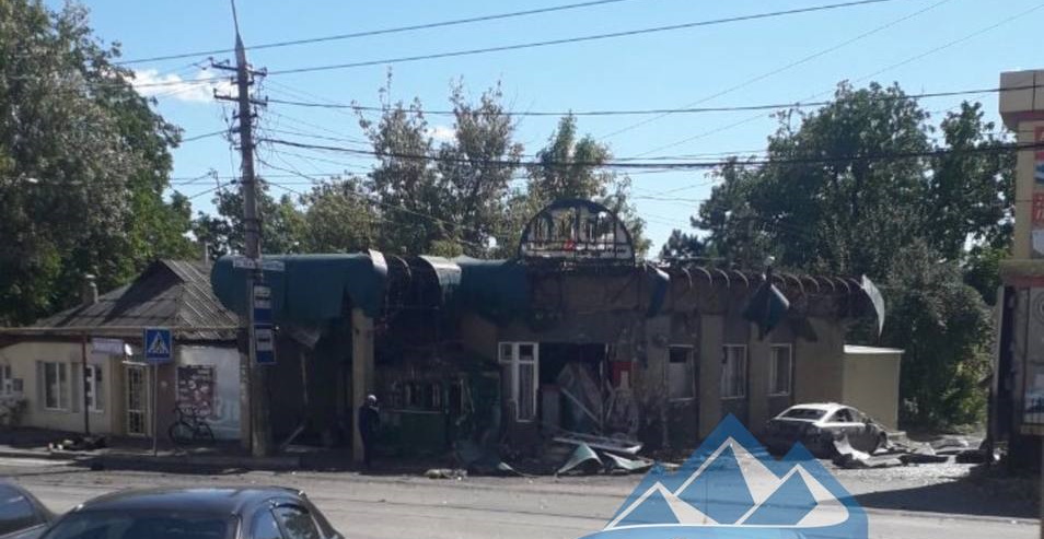 обстрел остановки транспорта донецкгормаш в донецке. 22 января обстрел остановки общественного транспорта в донецке. донецк 2014 троллейбус обстрел. обстрел остановки транспорта донецкгормаш в донецке. площадь бакинских комиссаров донецк обстрел.