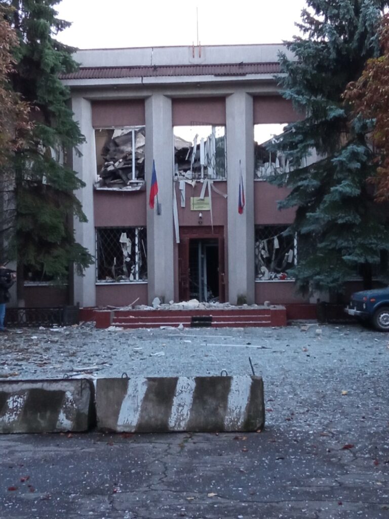 В Алчевську обстріляли будівлю “МДБ ЛНР”, — соцмережі
