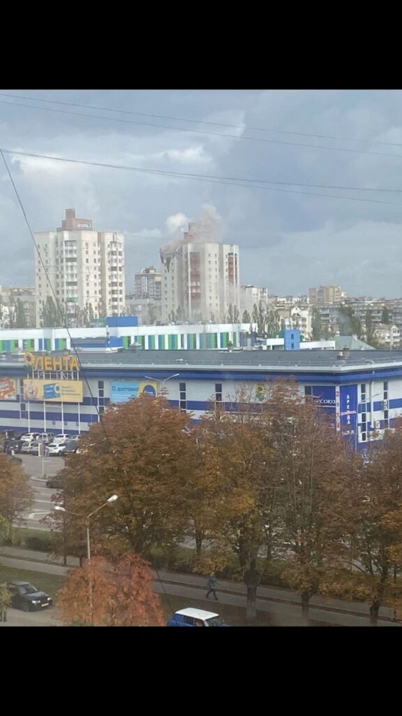 У російському Бєлгороді частина збитої ракети впала на багатоповерхівку