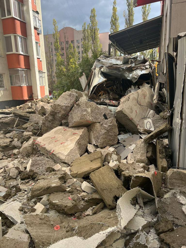 У російському Бєлгороді частина збитої ракети впала на багатоповерхівку