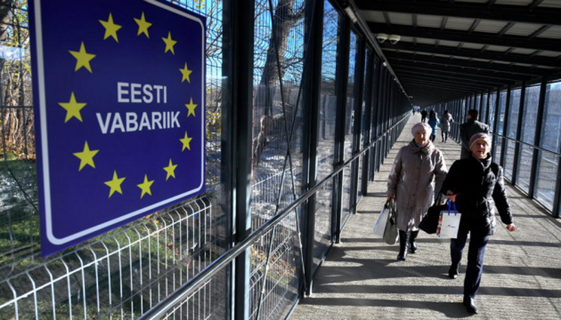 Росія не випускає за кордон українців с російськими паспортами. ЗМІ пишуть про зникнення частини з них