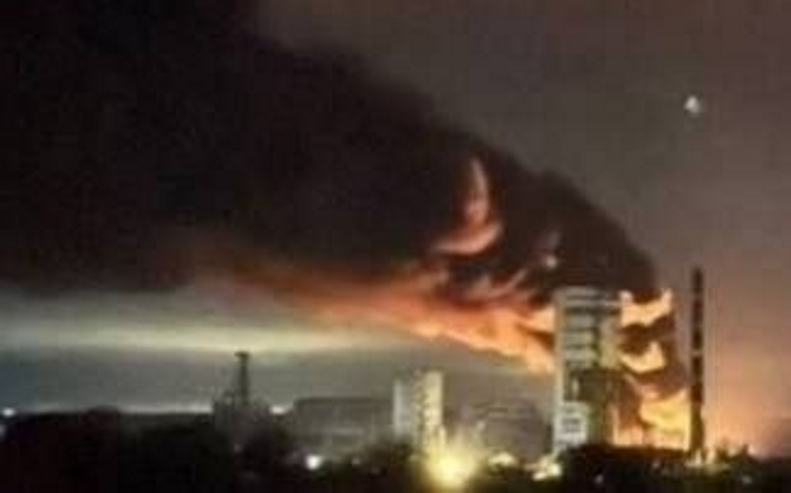 В окупованому Луганську спалахнула масштабна пожежа на шахті