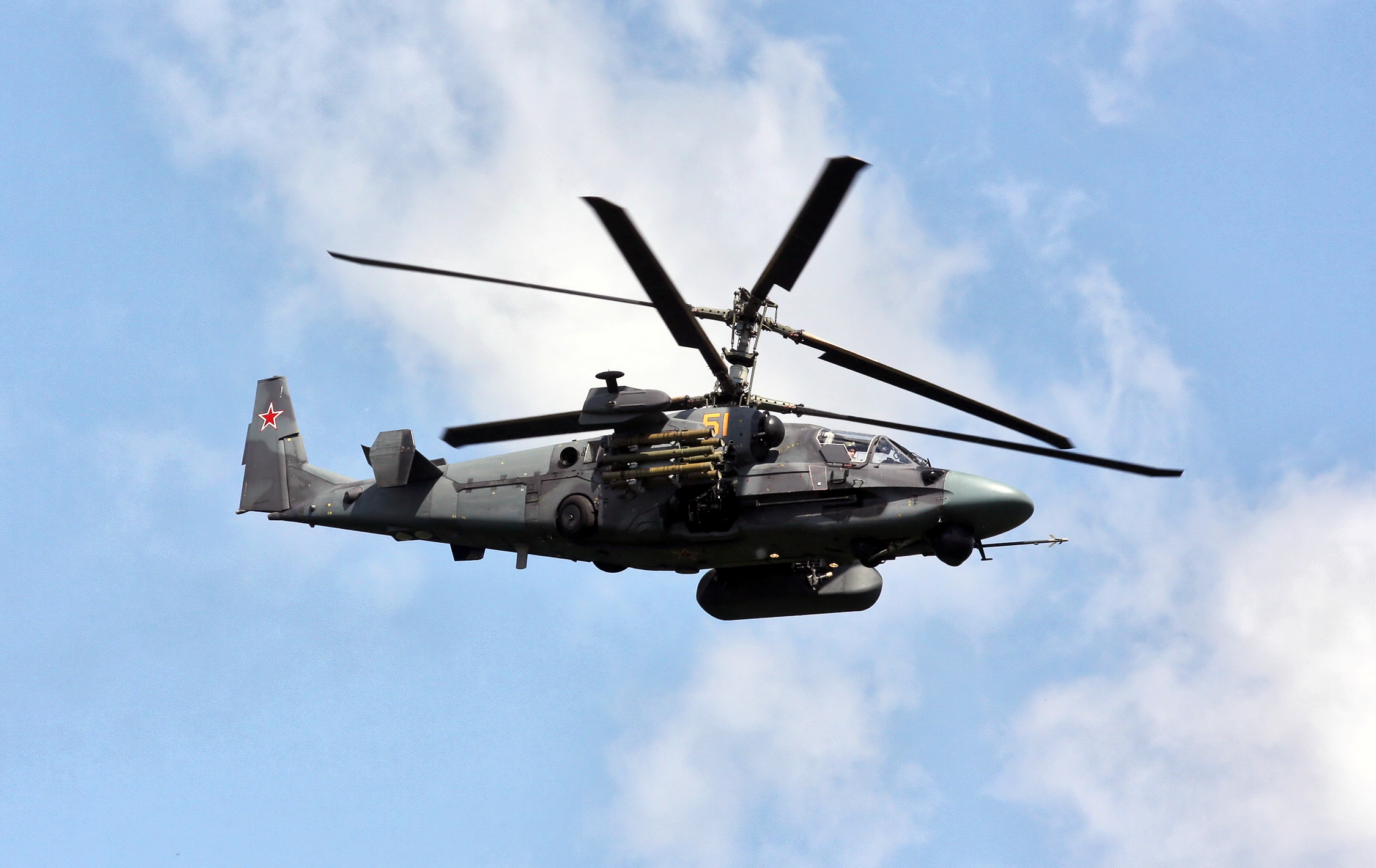 На кордоні Луганської та Донецької областей збили російський Мі-8. Загалом відомо про 4 гелікоптера, які приземлили ЗСУ