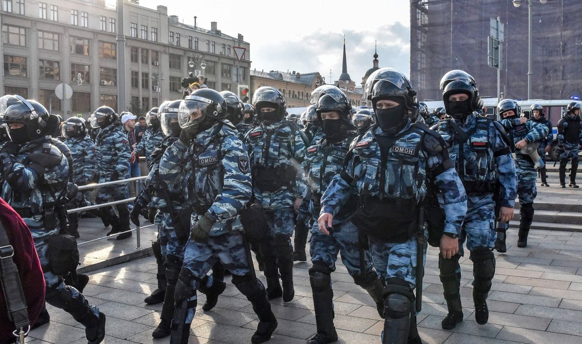 На окуповану Херсонщину приїхав російський ОМОН та військові комісари “ЛДНР”, щоб проводити мобілізацію