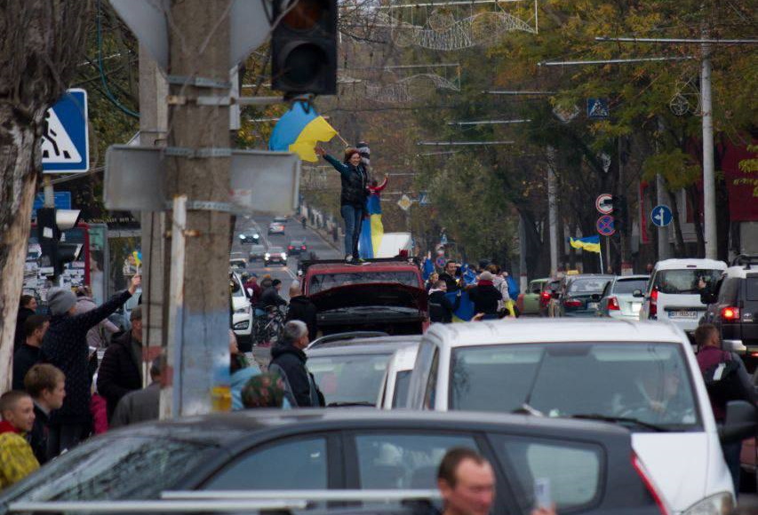 Звільнення Херсона. В соцмережах показують, як українці радіють українським військовим