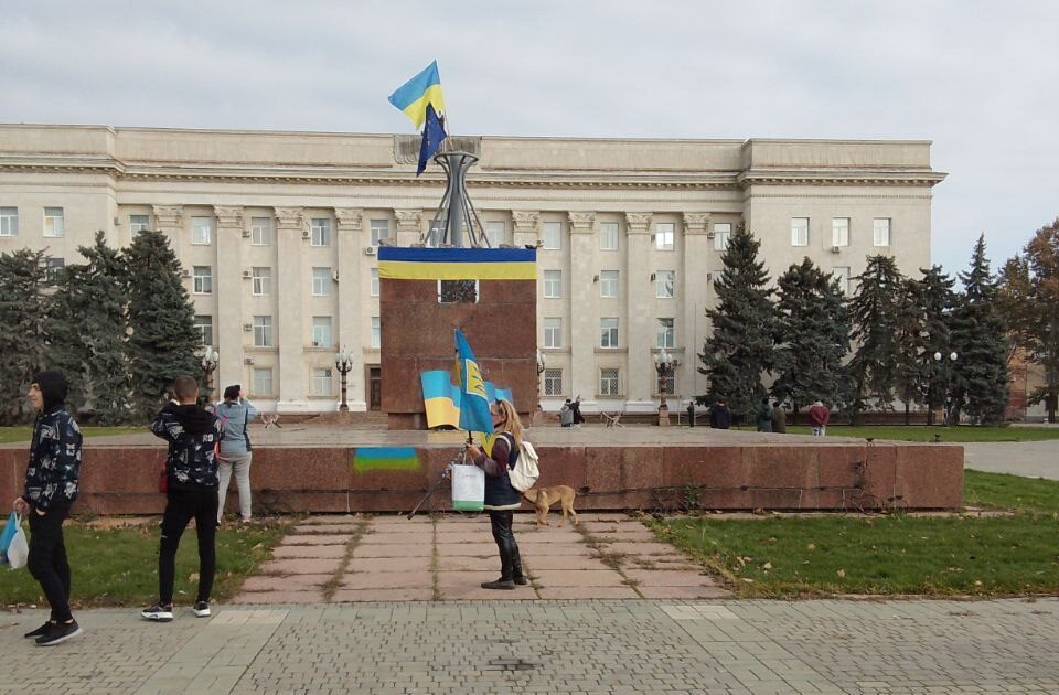 Над Херсонською облрадою піднято український прапор
