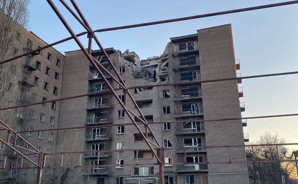 Обстріл в Алчевську. “ЛНР” повідомляє про жертви