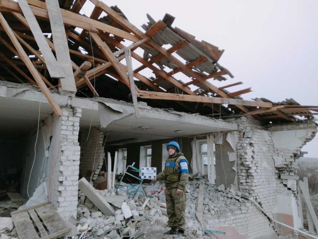 В “ЛНР” показали наслідки обстрілу в Лантратівці Луганської області