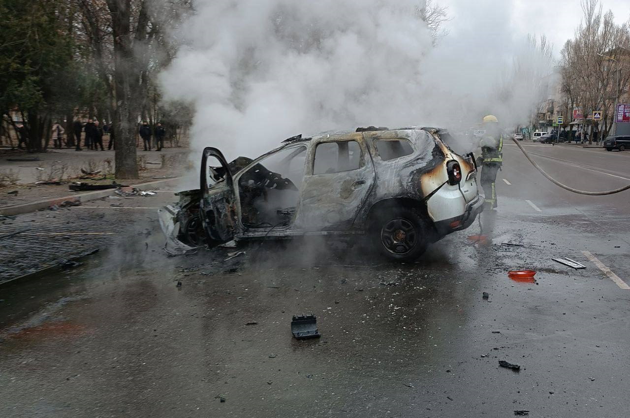 У центрі Мелітополя підірвали автомобіль з окупантами всередині
