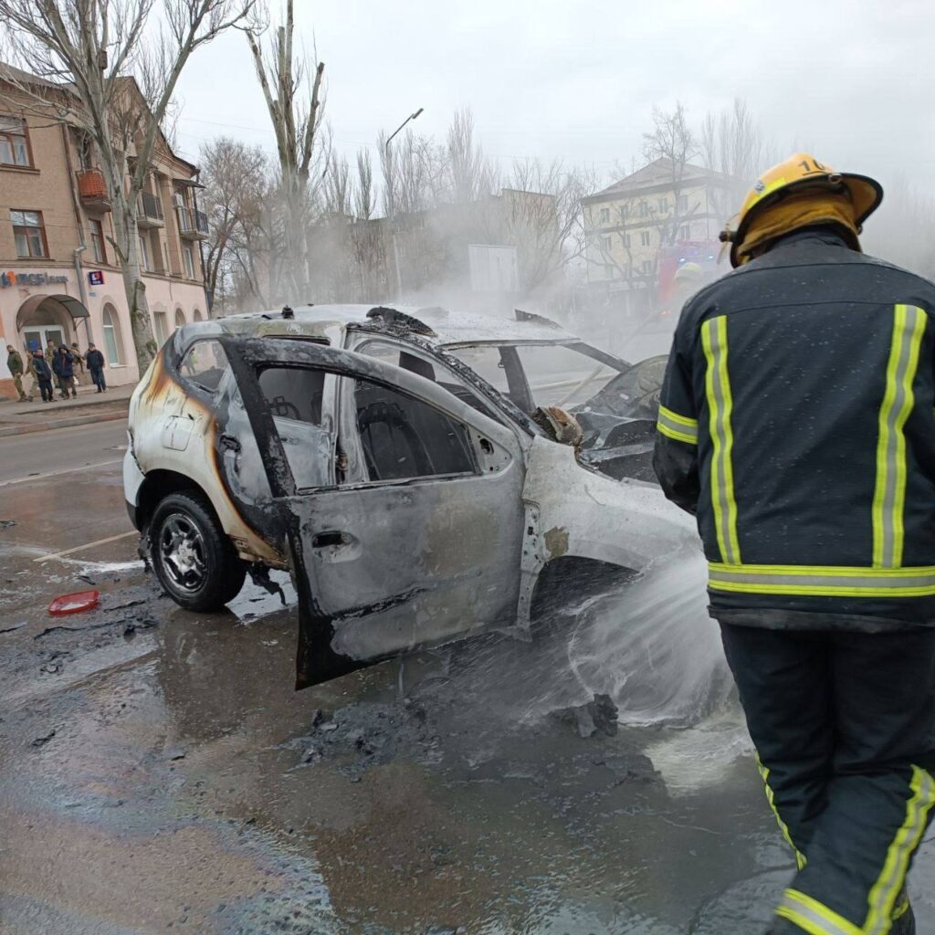 У центрі Мелітополя підірвали автомобіль з окупантами всередині