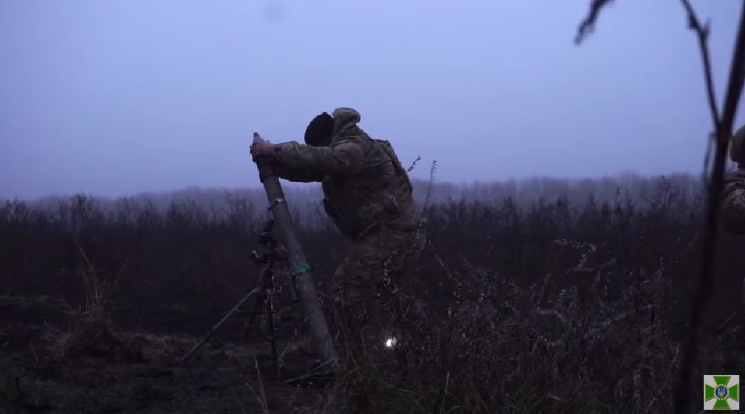 Прикордонники за допомогою дрона знайшли окупантів в Луганській області та вдарили по ним з міномета